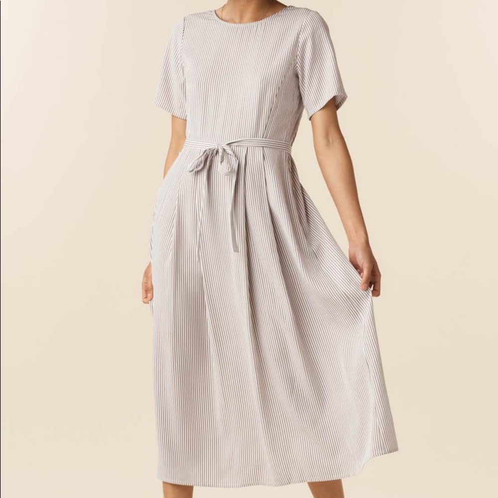 Vetta button up midi dress. Taupe Stripe. Lightly used (worn twice). Large.